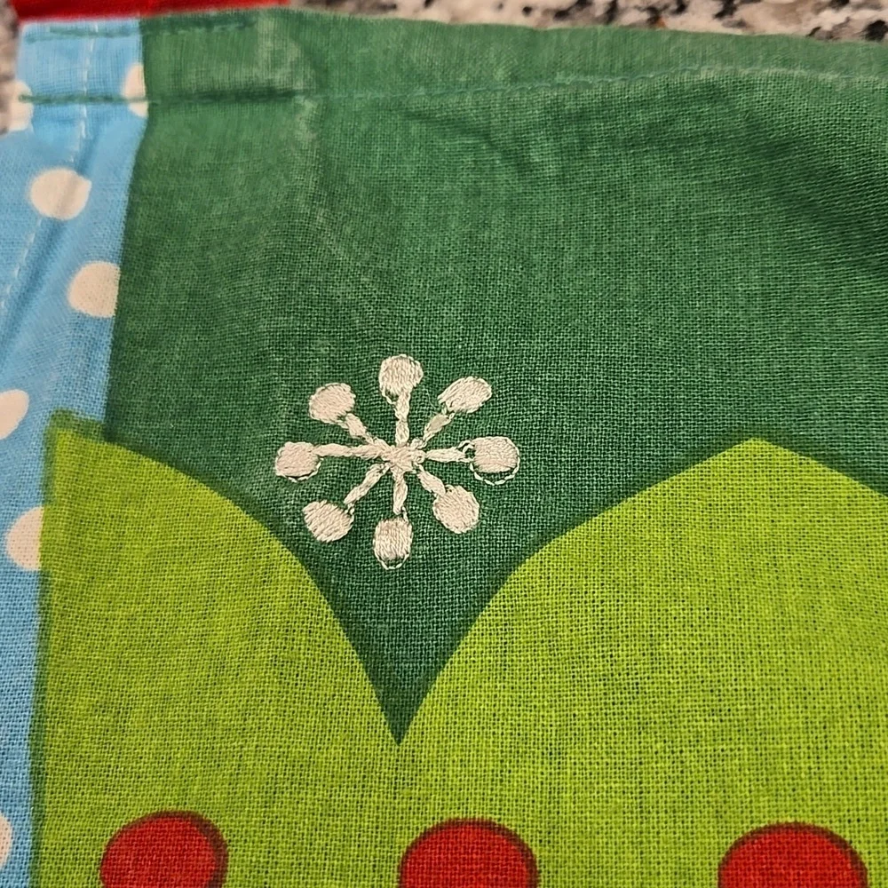 PIER 1 IMPORTS CHRISTMAS NUTCRACKER APRON.